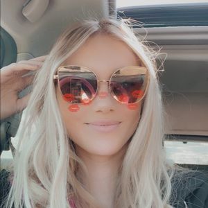 Meet your Posher, Carmen